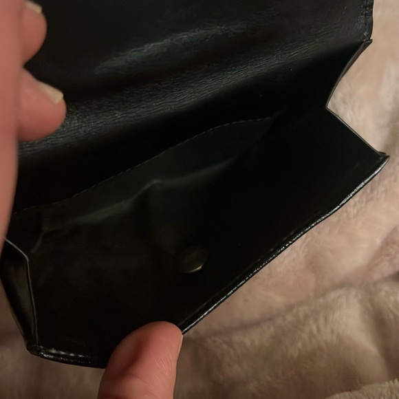 Gucci bi fold black leather wallet - Picture 14 of 17